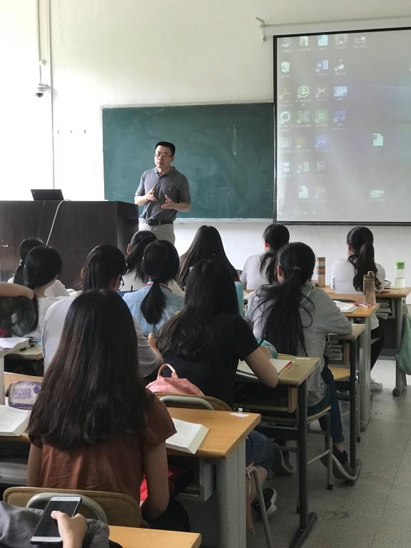 英国上市公司365召开“创青春”山东省老员工创业大赛志愿者动员会1.jpg